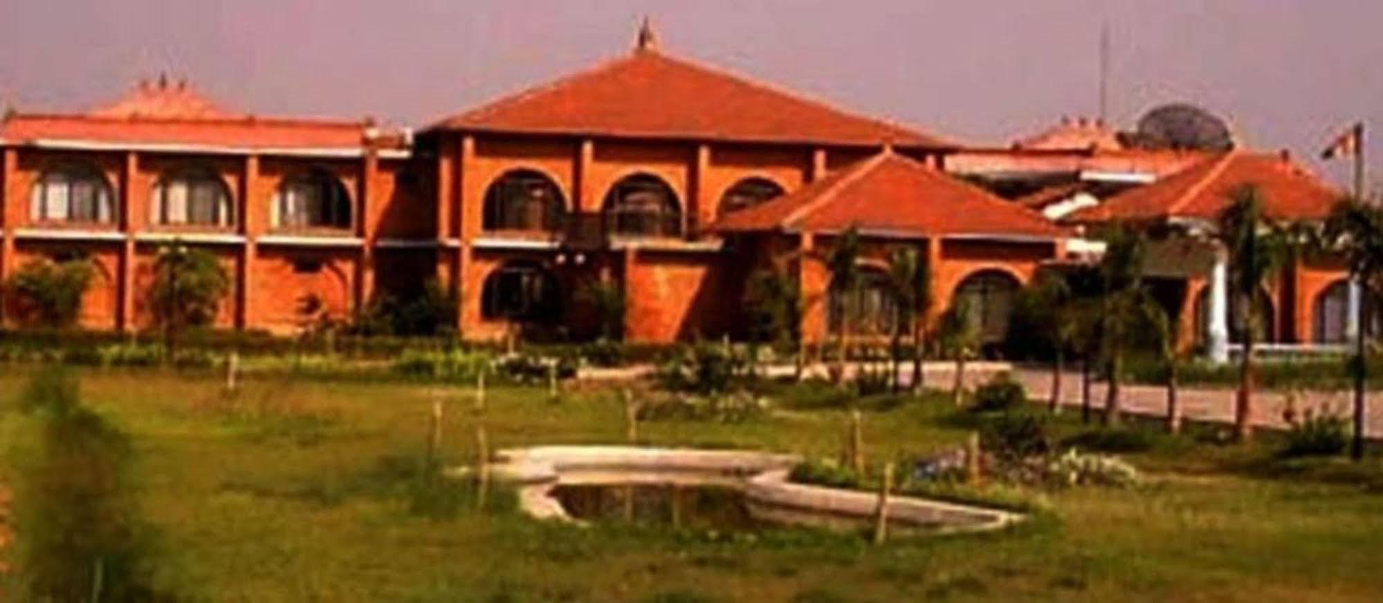 Hotel Lumbini Garden New Crystal Eksteriør billede