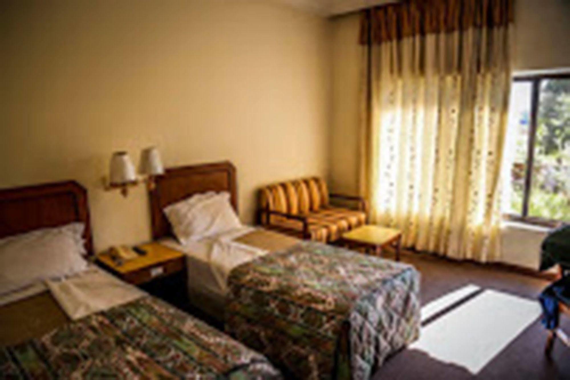 Hotel Lumbini Garden New Crystal Eksteriør billede
