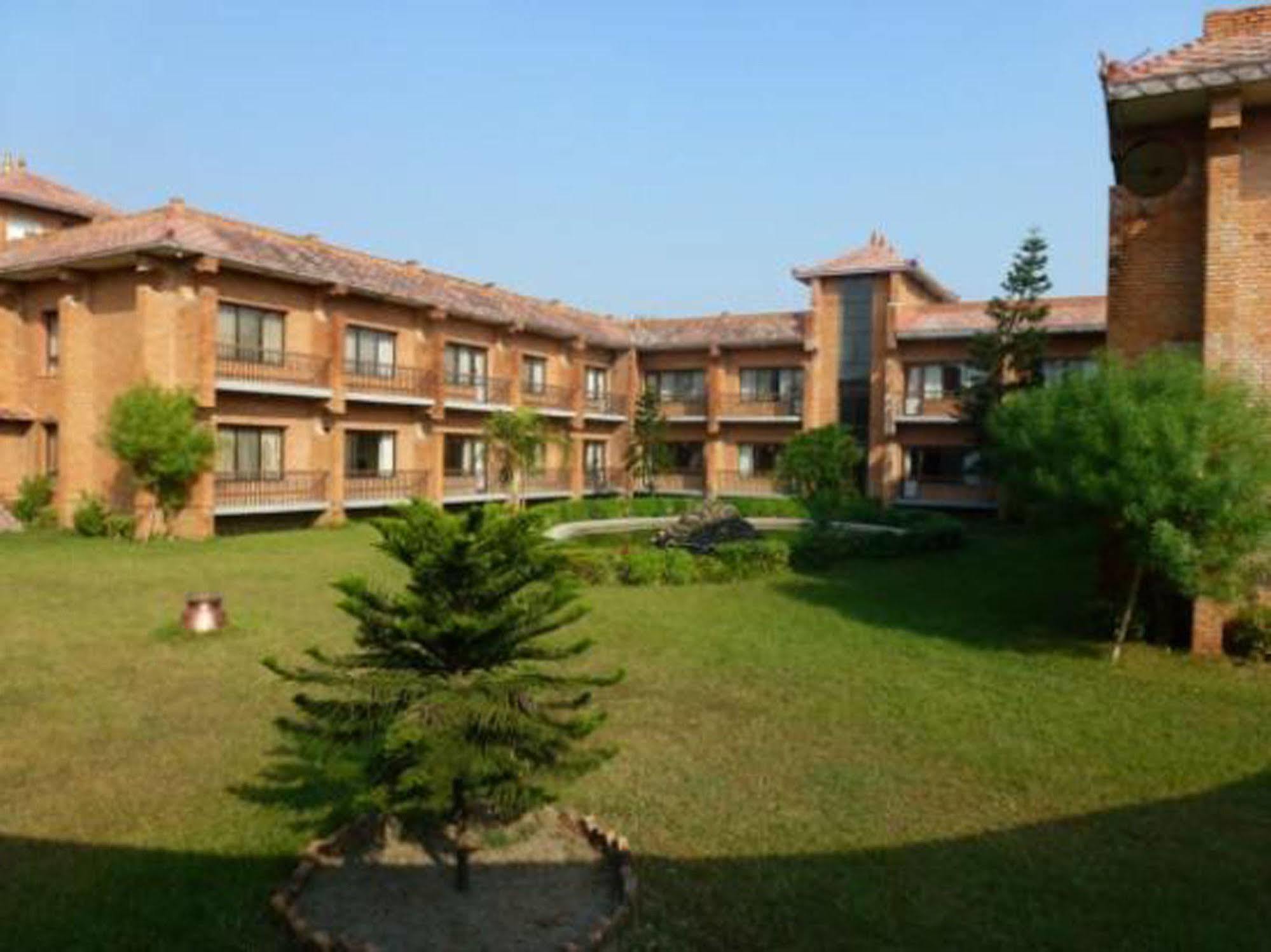 Hotel Lumbini Garden New Crystal Eksteriør billede